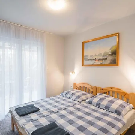 Apartament In Siofok/balaton 38428 *